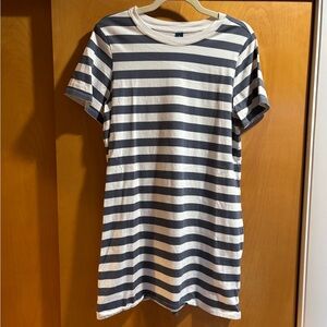 Old Navy T-Shirt Dress Striped Navy Blue and White